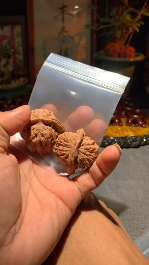 把件桃核六丰泰文玩  蓟县四座楼43   尺寸