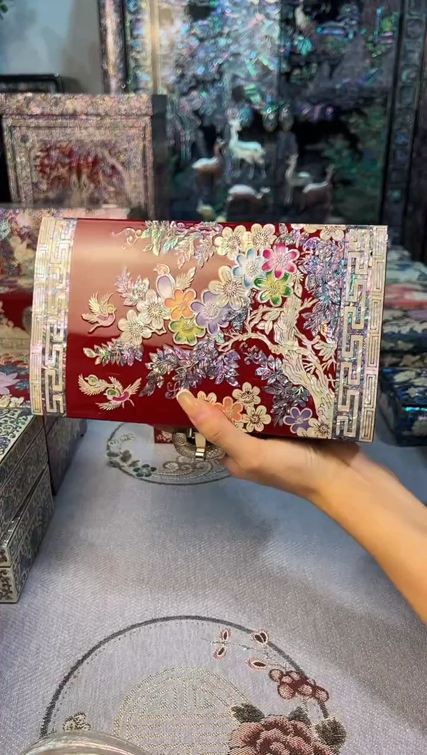 鱼锁绒布底·弘贝雅螺钿漆器文化馆