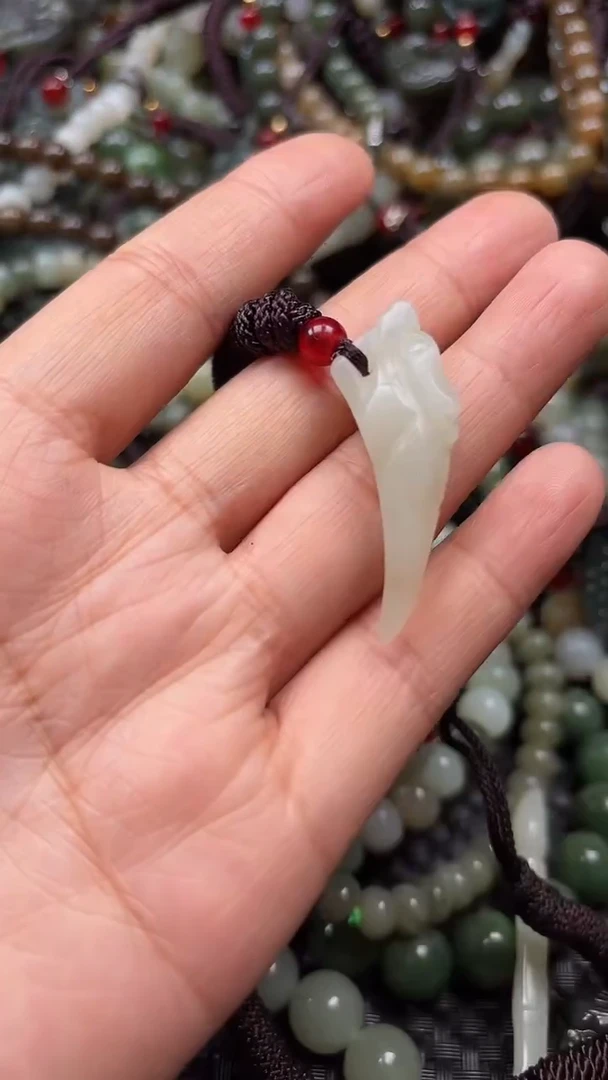 【闪购商品】和田玉颈饰未镶嵌.