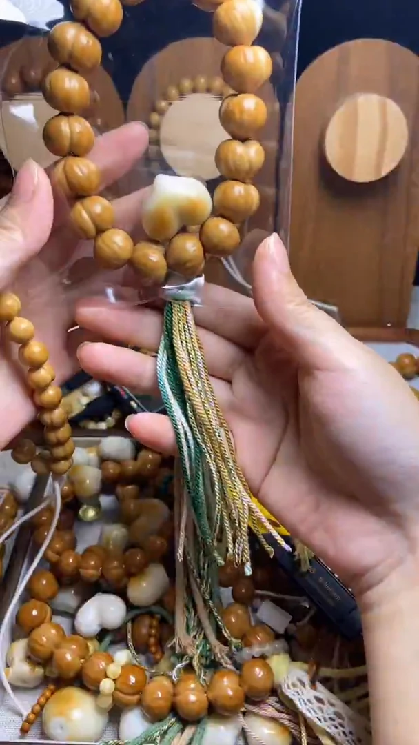 手串猴头核桃七*?全品聚宝盆爱心新绿流苏