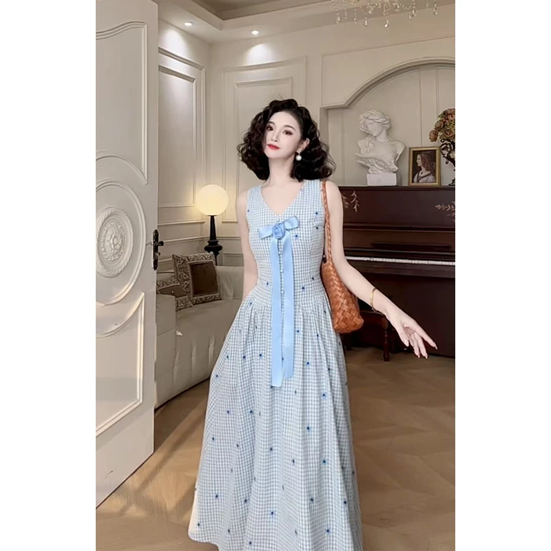 LAOXIAO服饰 法式轻奢优雅显瘦收腰吊带裙气质度假风仙气208