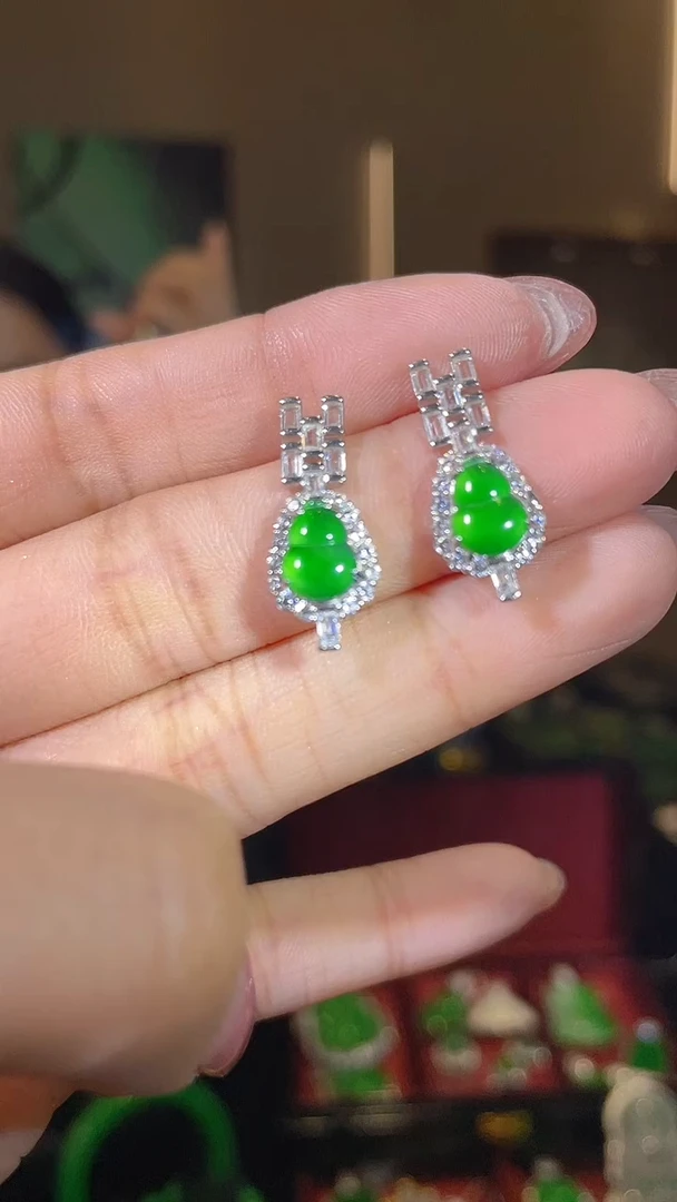 【闪购商品】翡翠耳饰银S925镶嵌天然翡翠A货
