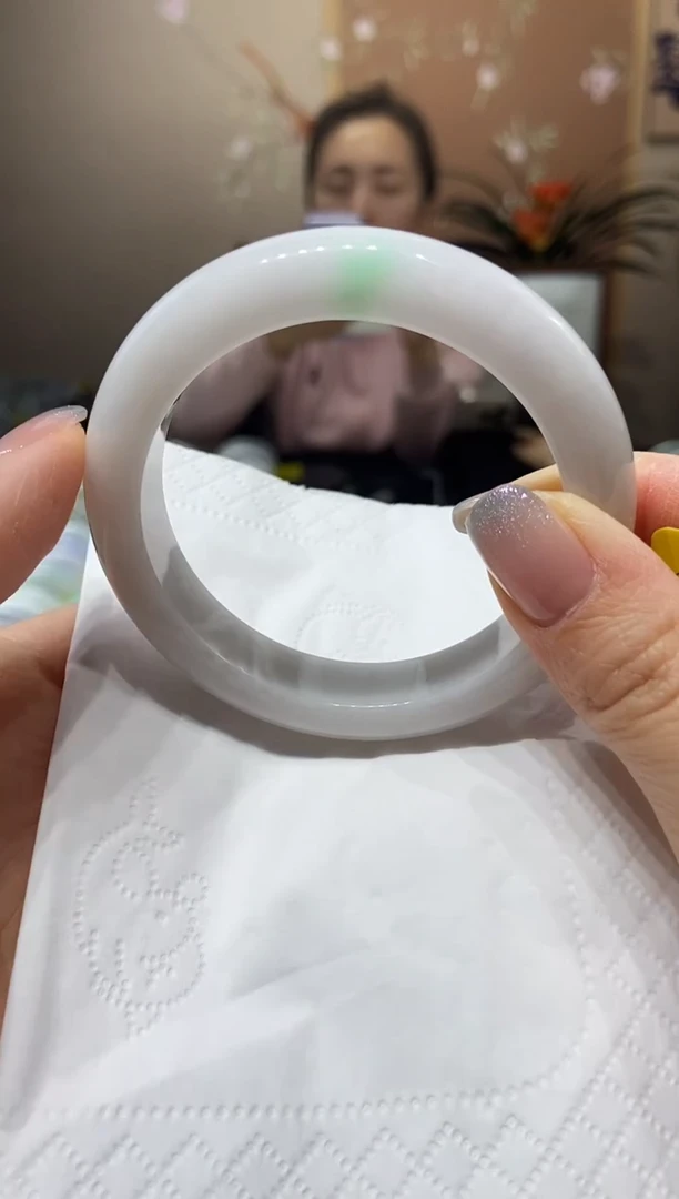 【闪购商品】翡翠手镯未镶嵌55.2圈口