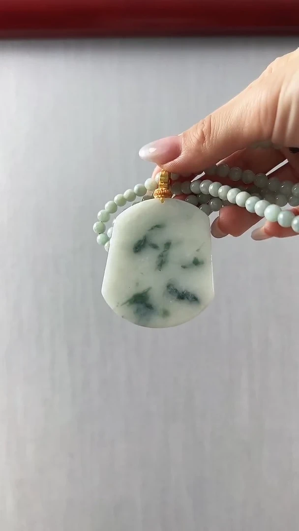 翡翠未镶嵌颈饰无事牌