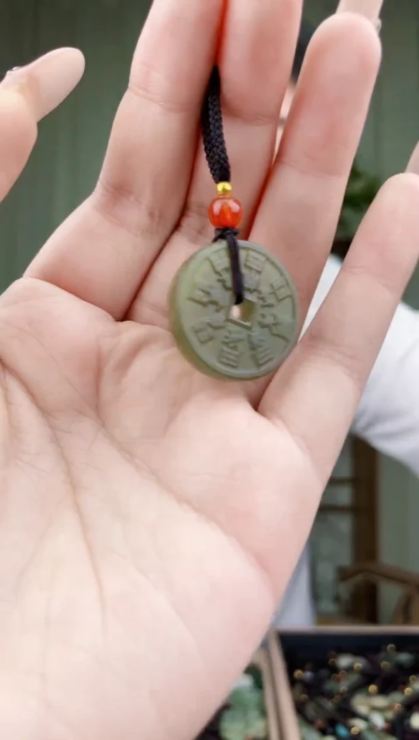 和田玉未镶嵌挂件拍一发一，多样性发货！