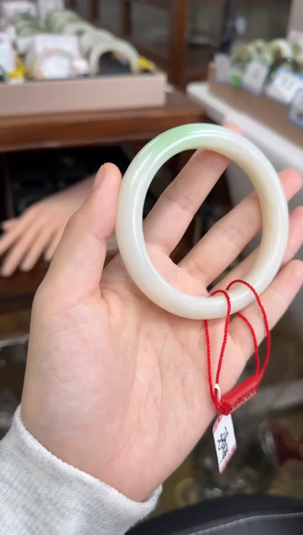 未镶嵌手镯和田玉60