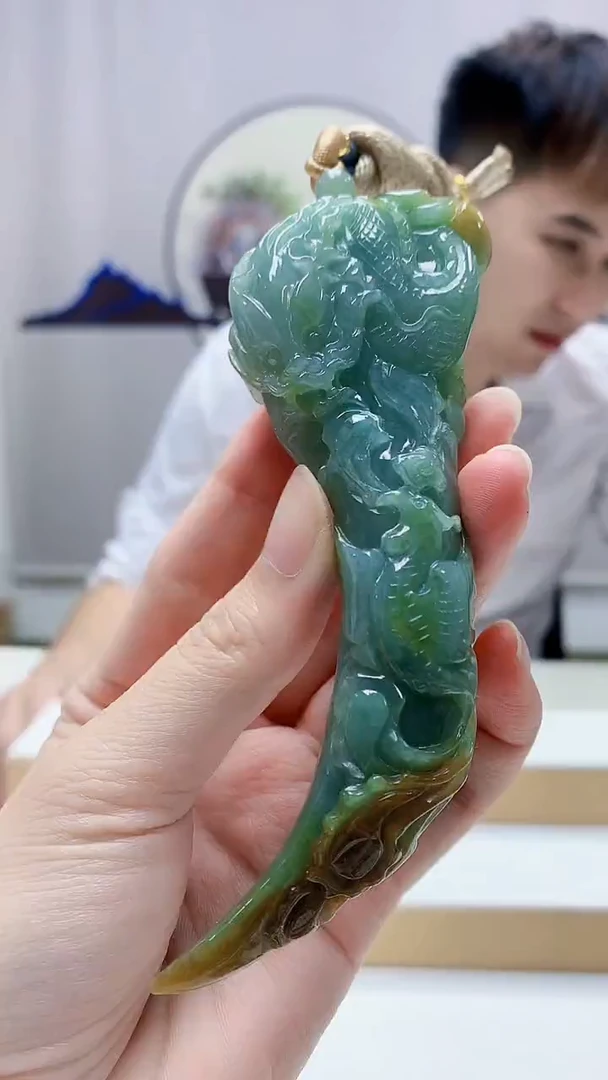 未镶嵌定制翡翠4868zm-毛货挂件35龙牙