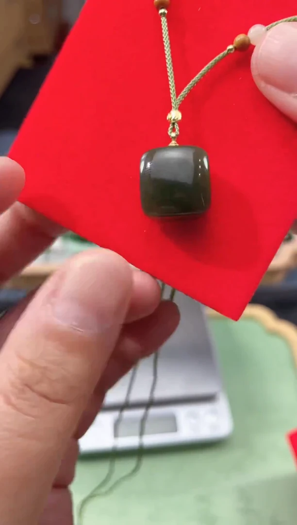 吊坠(赠链)未镶嵌和田玉平安扣