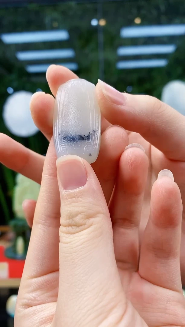 未镶嵌和田玉挂件闪购白玉青花平安牌约39*20mm