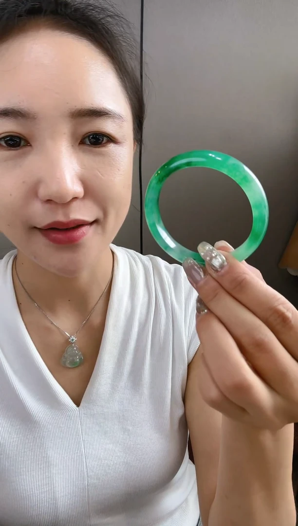 石英质玉（非洲翠）手镯未镶嵌非洲翠手镯