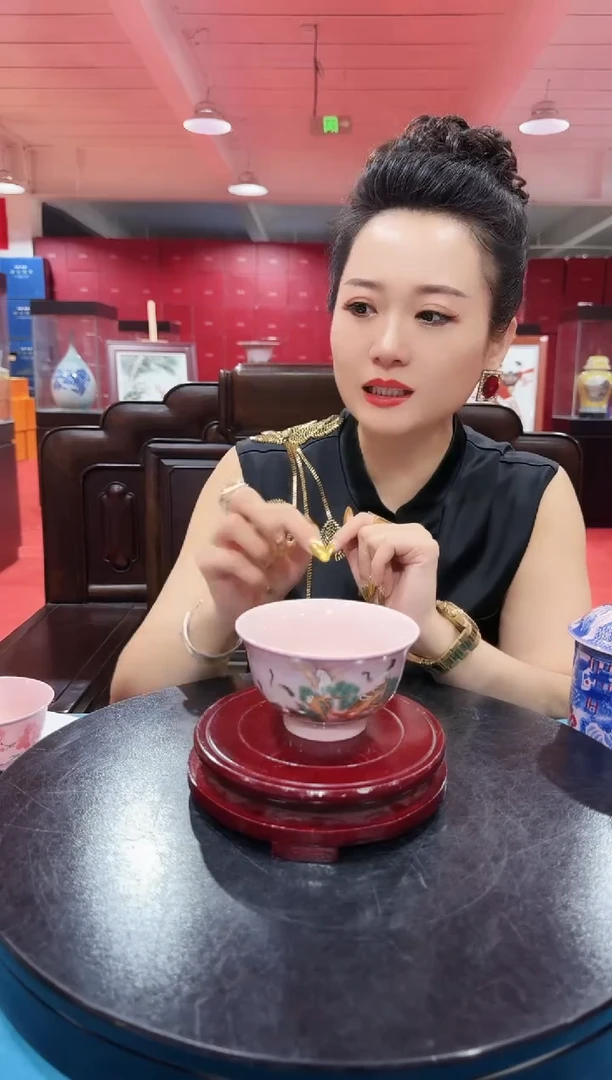 陶瓷红稀土碗景德镇-鹤