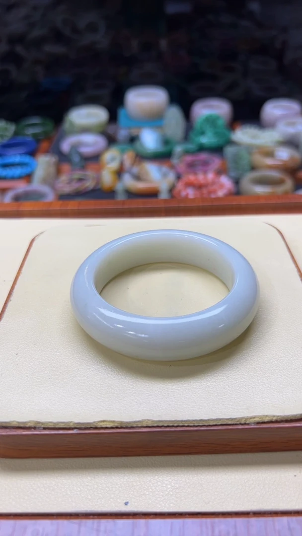 未镶嵌手镯石英质玉红*果226