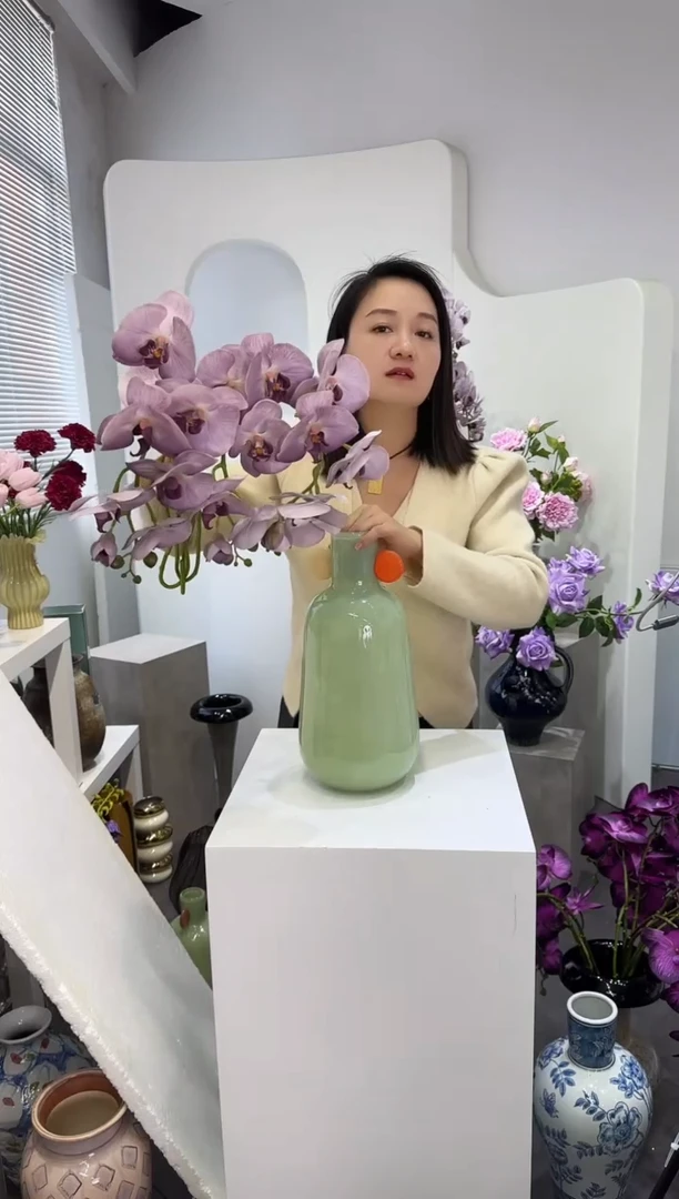 【闪购商品】藤3枝香芋紫蝴蝶兰（不含花瓶）