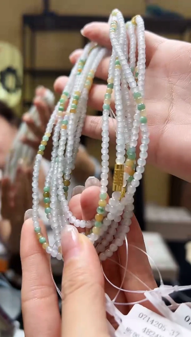 翡翠18K金镶嵌颈饰DFZ0716-152