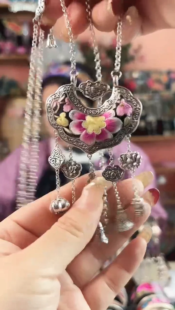 艺枝独绣手工饰品511