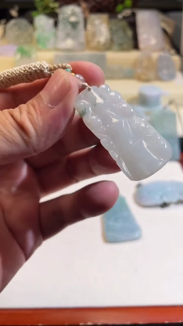 翡翠未镶嵌颈饰8/15/169