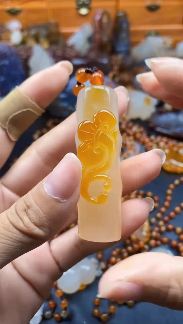 未镶嵌1玛瑙/玉髓我****?ll