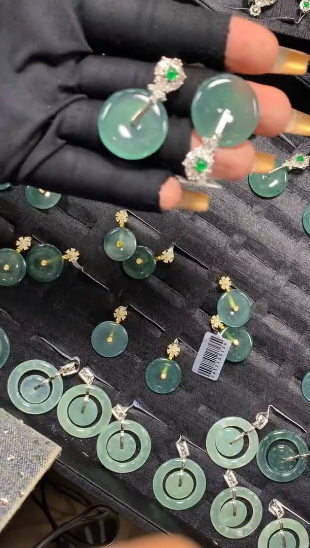 【闪购商品】定制翡翠未镶嵌57定制翡翠-多样性发货（发其一）