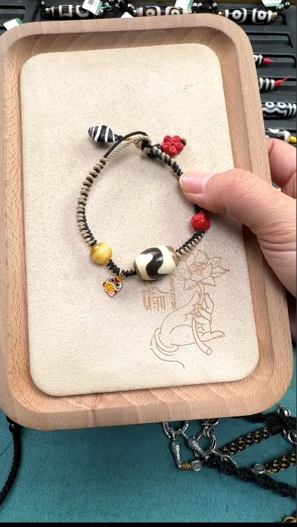 【闪购商品】玛瑙/玉髓吊坠(不含链)未镶嵌单牙牙多样性发货