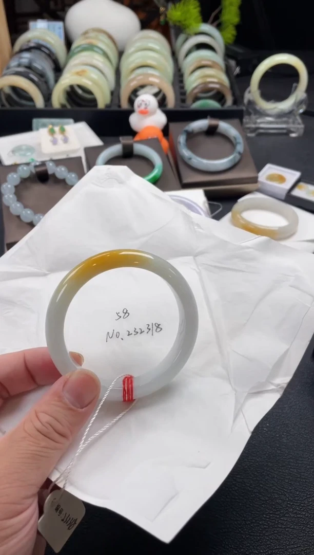 【闪购商品】翡翠手镯未镶嵌58正圈