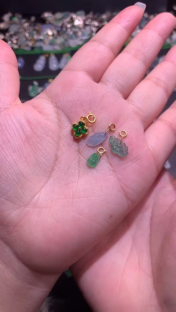 【闪购商品】翡翠吊坠(不含链)未镶嵌1