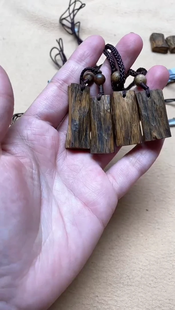 【闪购商品】沉香吊坠棋楠红金倪吊坠多样性发其一