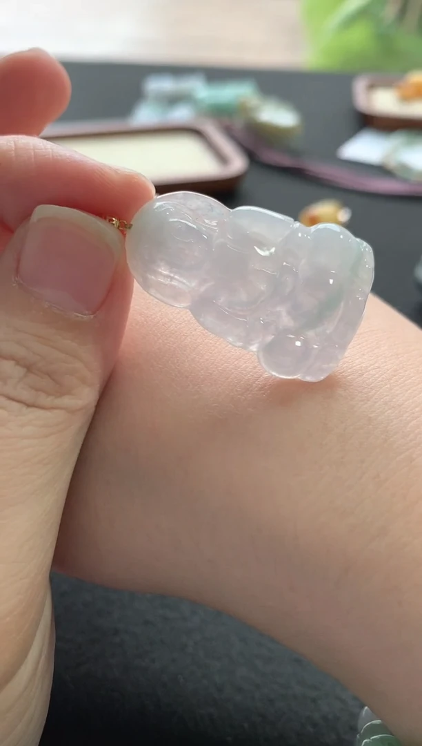 未镶嵌挂件翡翠观音F126