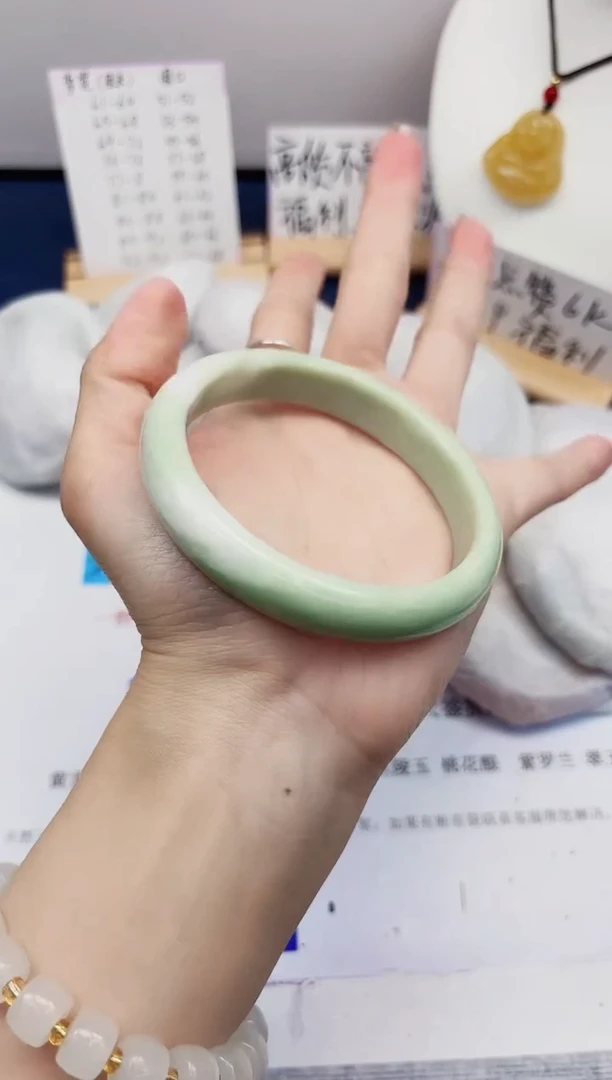【闪购商品】石英质玉手镯未镶嵌389-翠玉-圈口63