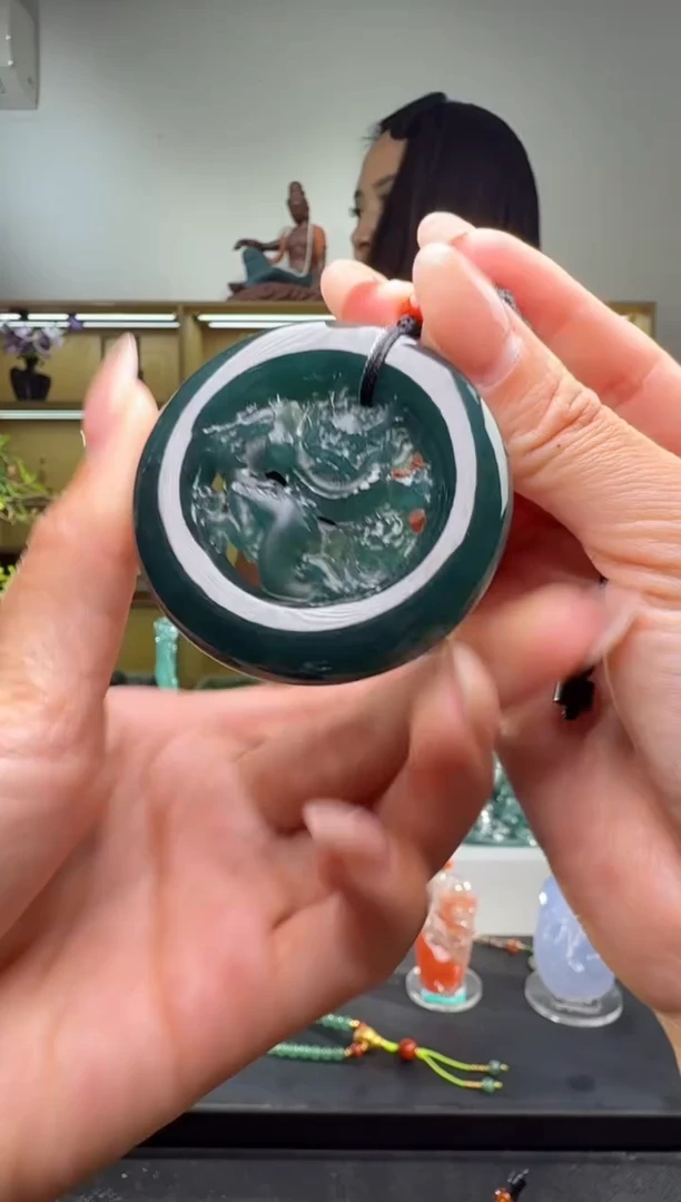 吊坠(不含链)未镶嵌翡翠龙牌