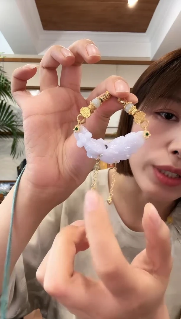翡翠未镶嵌颈饰国风