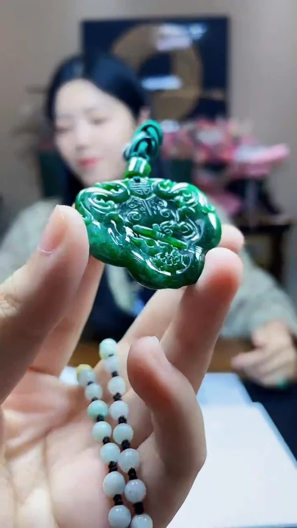 未镶嵌定制翡翠吊坠84