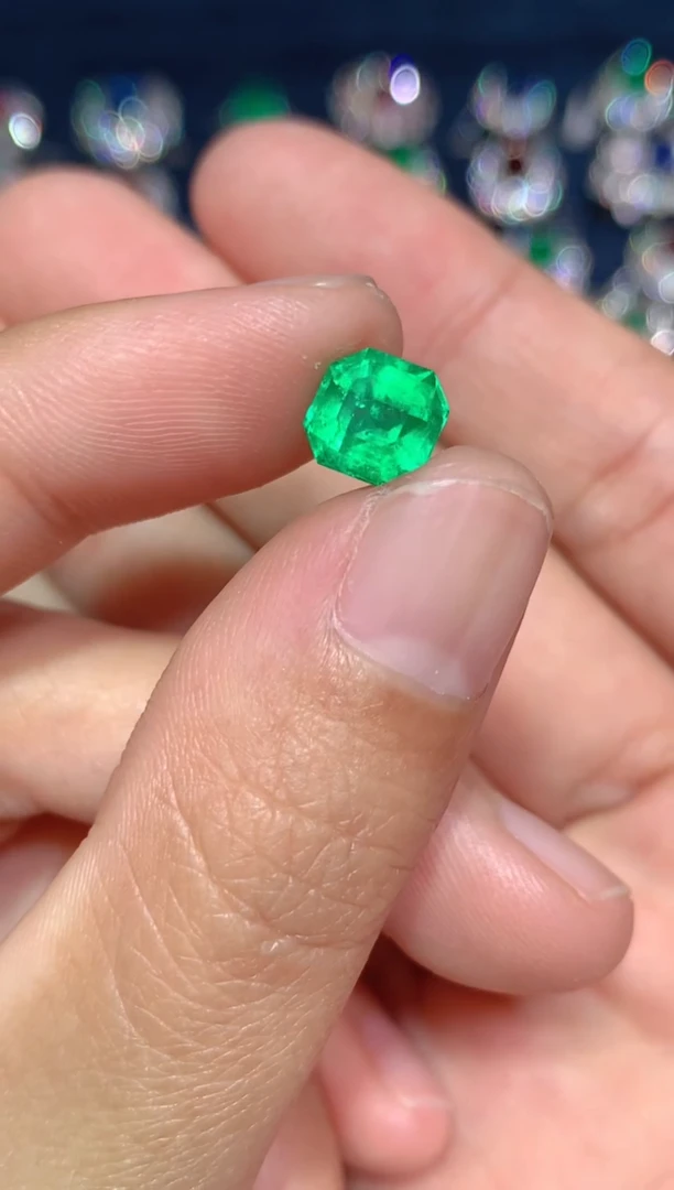 【闪购商品】祖母绿裸石未镶嵌1.8CT  哥伦比亚