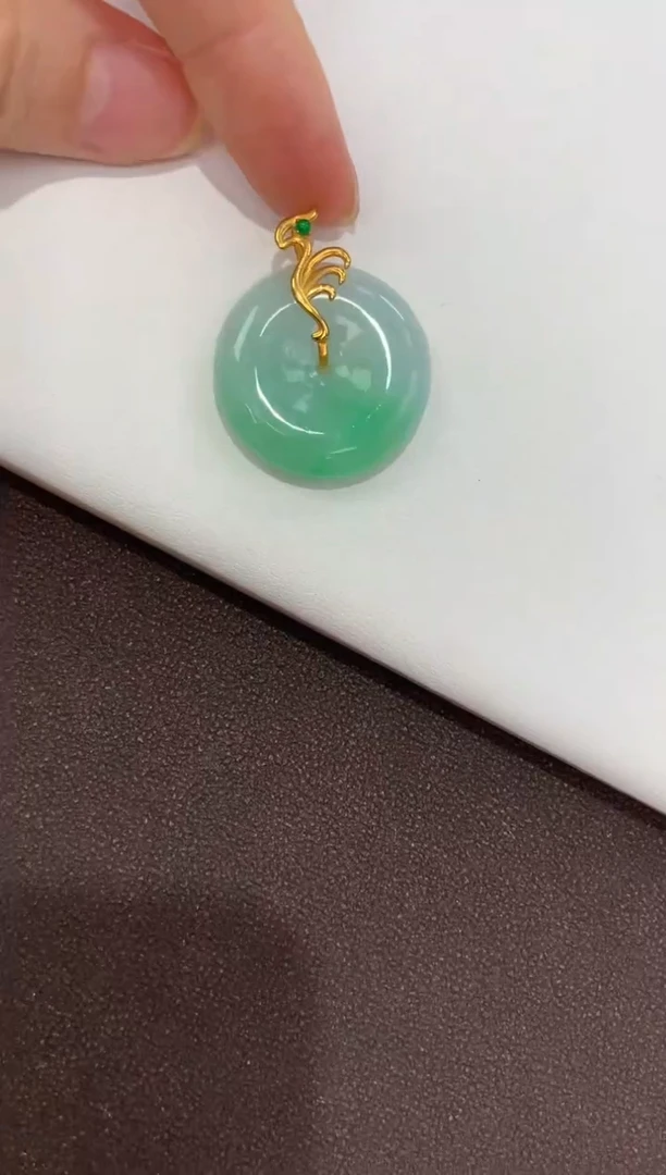 翡翠18K金镶嵌颈饰天然缅甸a货翡翠