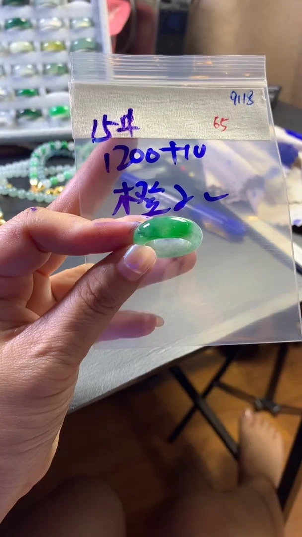 未镶嵌定制翡翠橙****?毛货需精细抛光拍一发一