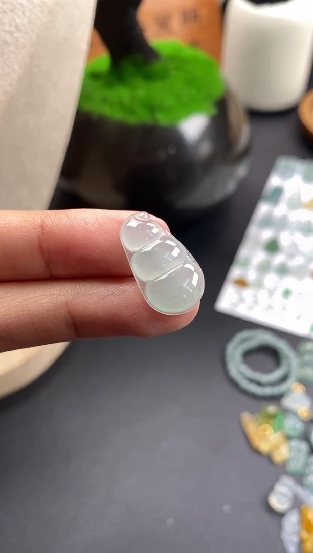 颈饰未镶嵌翡翠翡翠冰种福豆