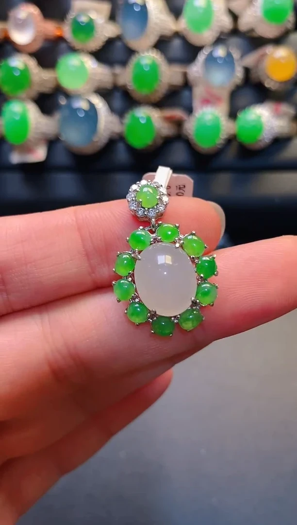 银S925镶嵌翡翠耳饰天然