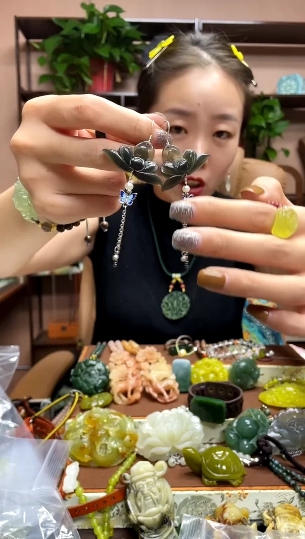银S925镶嵌岫玉耳饰·