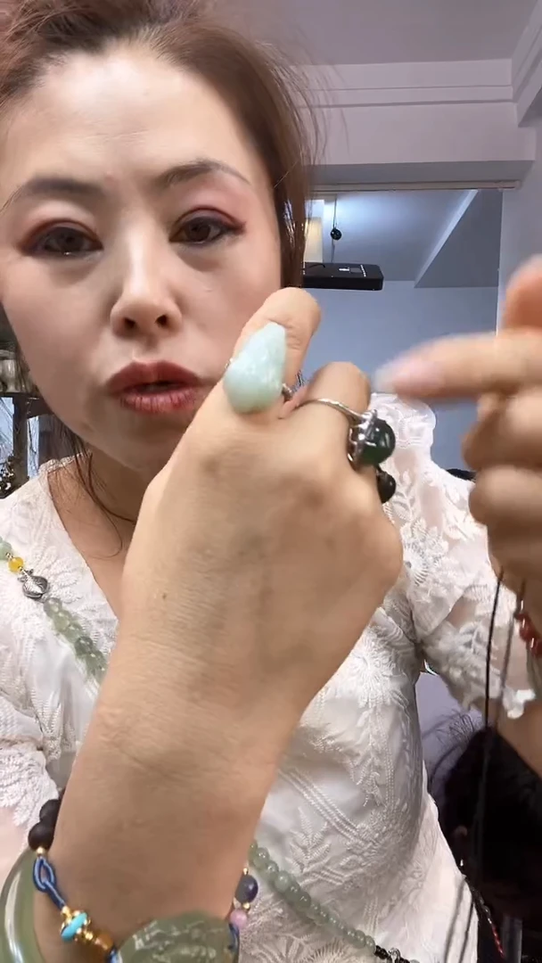 蛇纹石玉未镶嵌戒指多样性发货其中之一