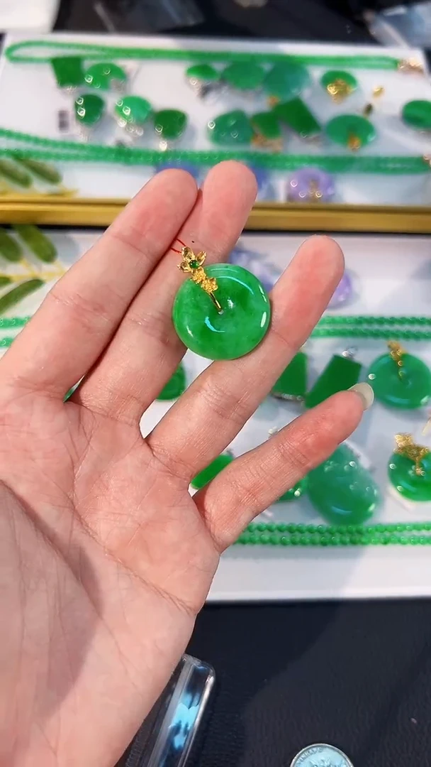 翡翠18K金镶嵌颈饰缅料A货/支持复检/一件