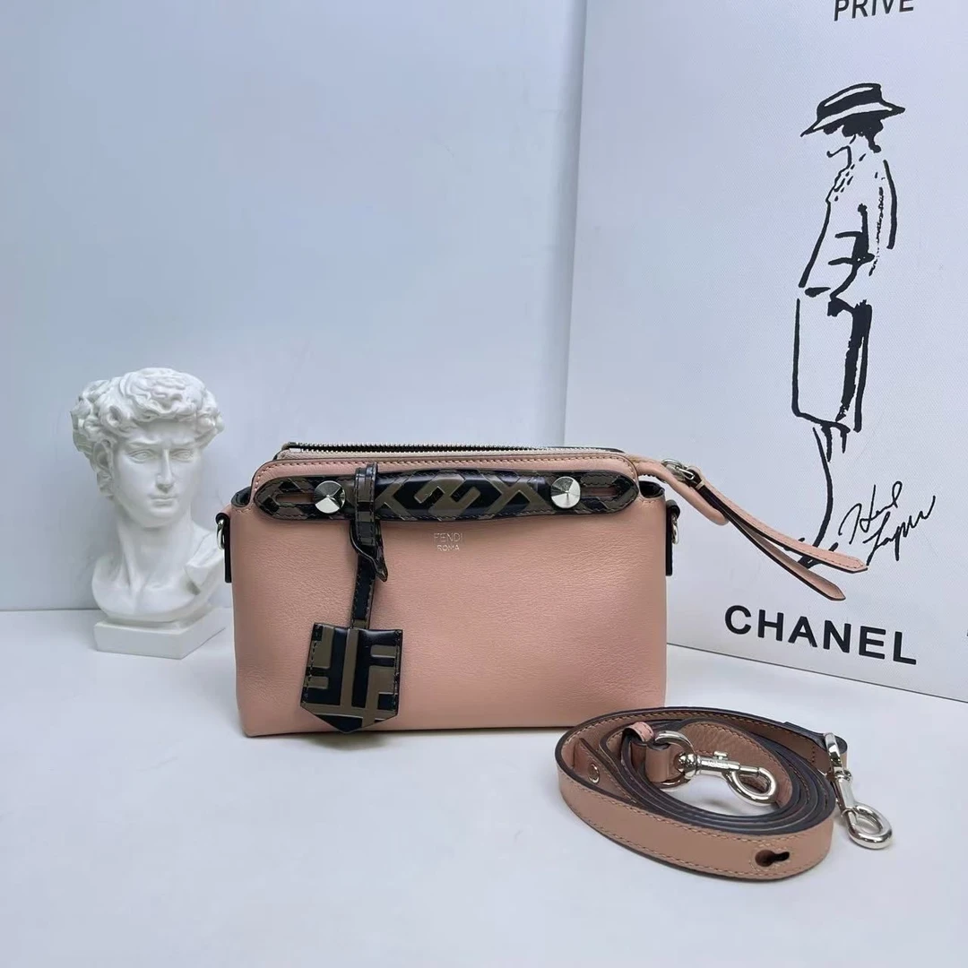 胖虎佳佳/芬迪/95新/公价0/箱包/两用包/31B2504090155