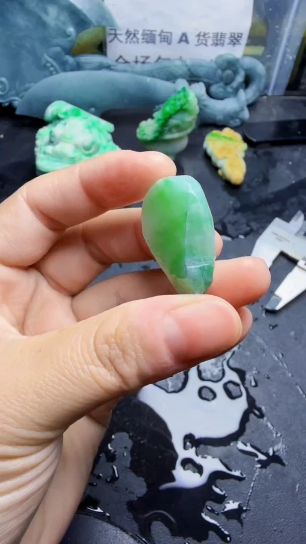 未镶嵌挂件翡翠天然翡翠065