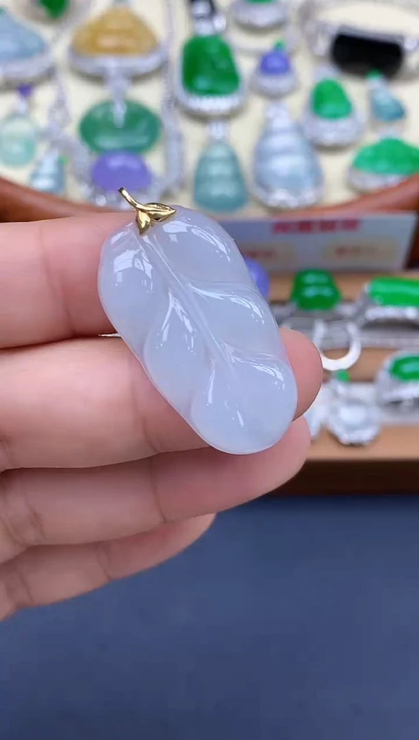 颈饰18K金镶嵌翡翠25-中国好珍宝