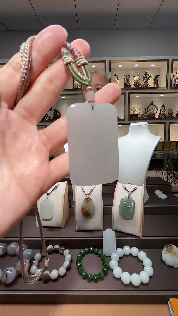 和田玉未镶嵌颈饰苏