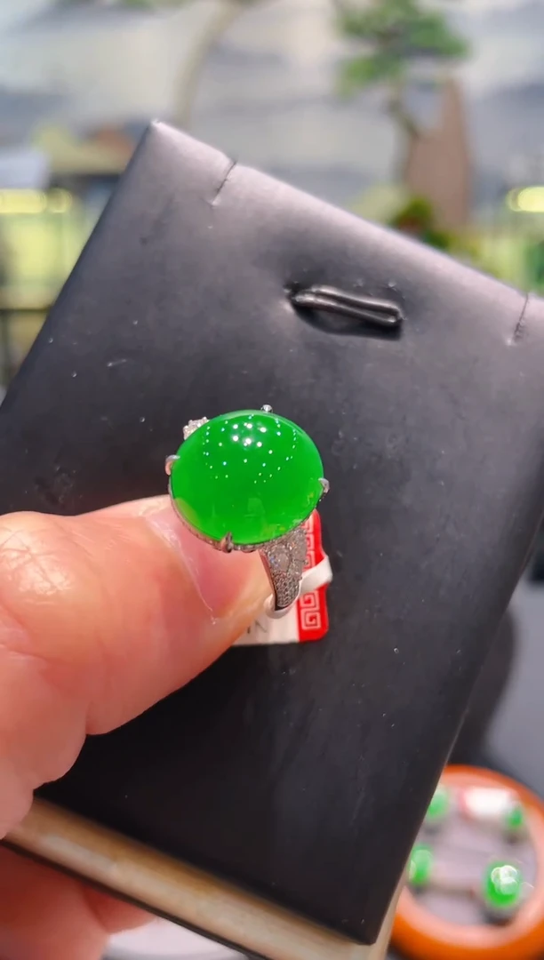 翡翠18K金镶嵌颈饰翡翠A87