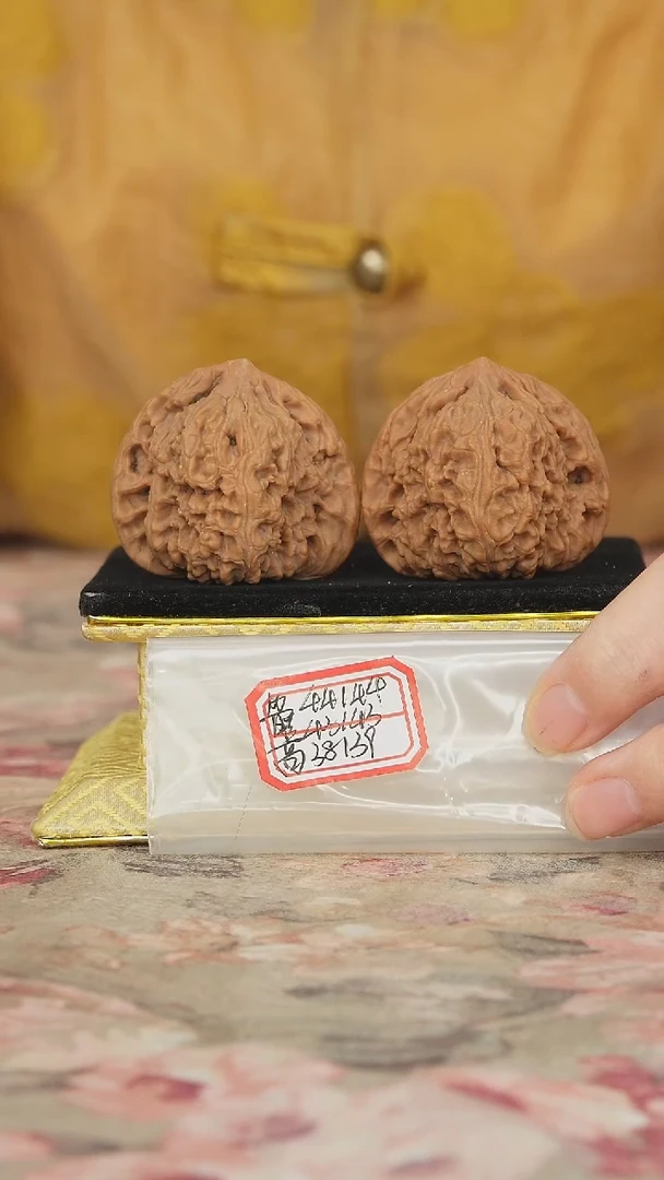 文玩核桃把件赵喜满南将石