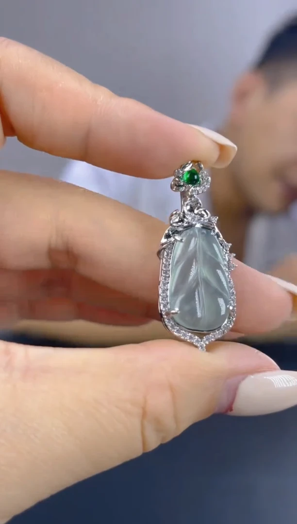 翡翠未镶嵌颈饰天然A货翡翠