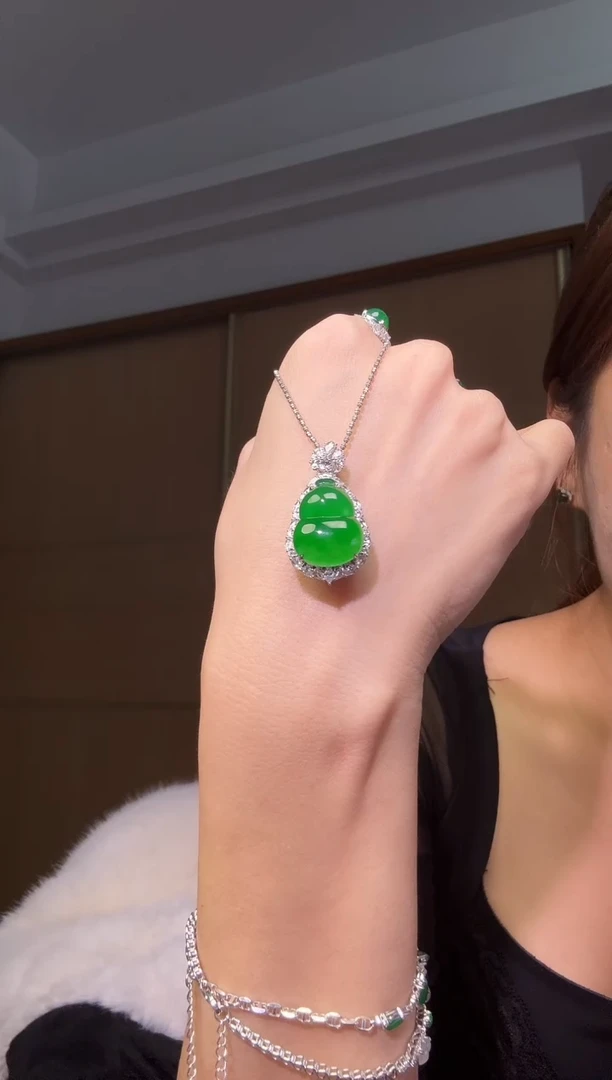 吊坠(不含链)18K金镶嵌翡翠天然翡翠吊坠