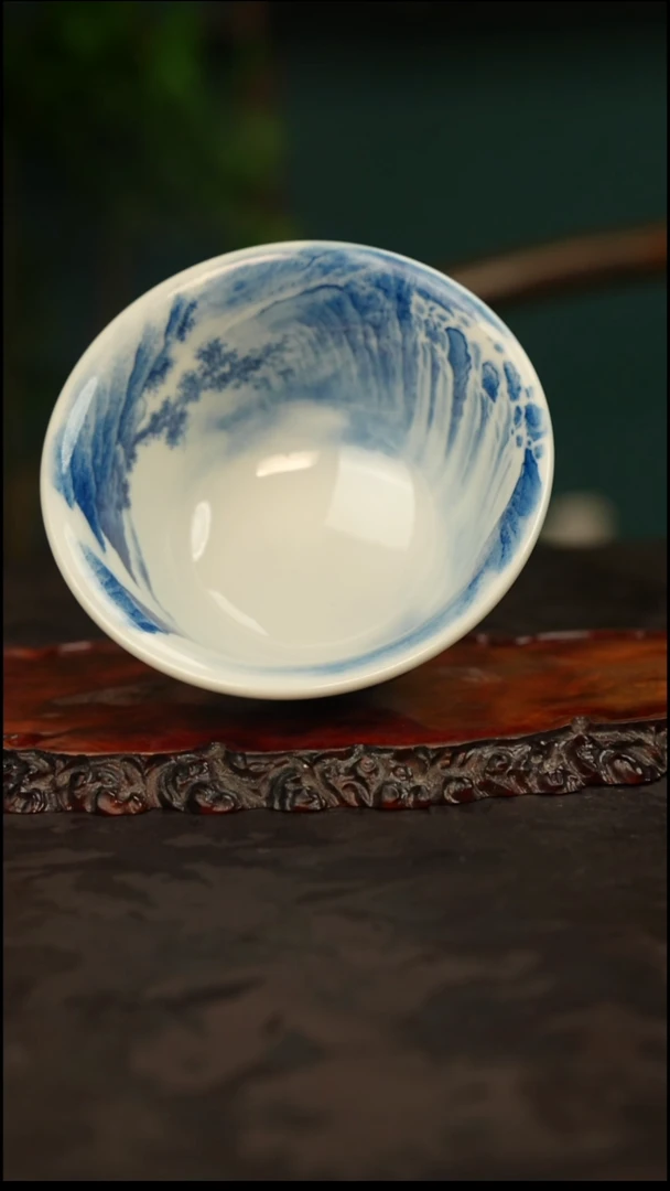 青花手绘山水主人杯