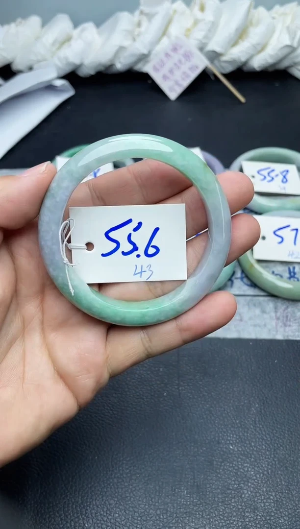 未镶嵌手镯翡翠43