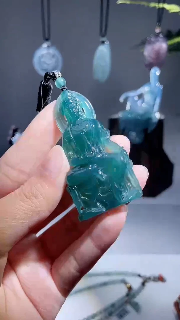 颈饰未镶嵌翡翠观音